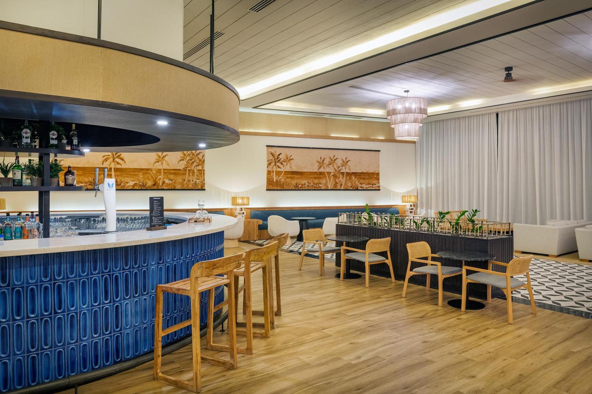Готель Ocean Eden Bay (Adults Only) Spring Rises Екстер'єр фото The lounge at the airport